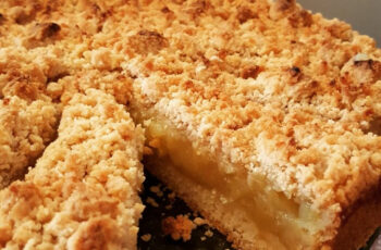 Apfelkuchen mit Apfelmus und Vanillepudding Rezept