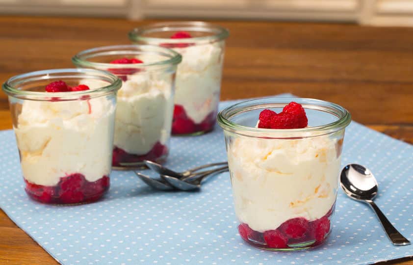 Raffaello-Creme mit Himbeeren Rezept - Schnelle und Einfache Rezepte