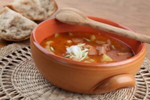 Omas Kartoffelgulasch Rezept