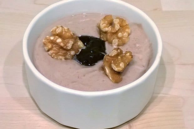 Zwetschkenjoghurt mit Walnüssen Rezept