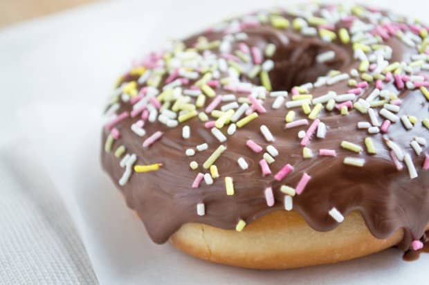 Donuts mit Schokoglasur Rezept