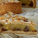 Gedeckter Apfelkuchen mit Pudding Rezept