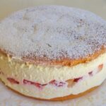Käsesahne mit Erdbeeren Rezept