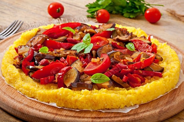 Polenta Pizza mit Gemüse Rezept