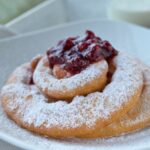 Strauben mit Preiselbeeren Rezept
