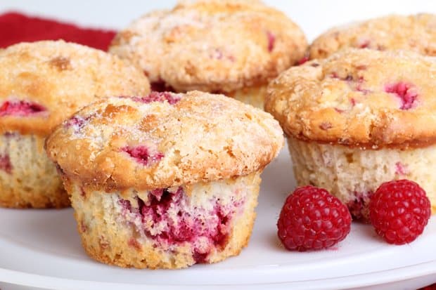 Topfen Muffins mit Himbeeren Rezept