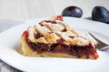 Zwetschgenkuchen mit Mürbteigboden Rezept