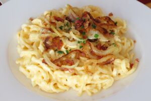 Einfache Käsespätzle Rezept