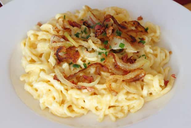 Einfache Käsespätzle Rezept