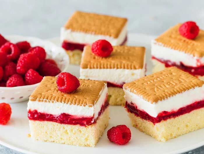 Butterkekskuchen mit Himbeeren Rezept