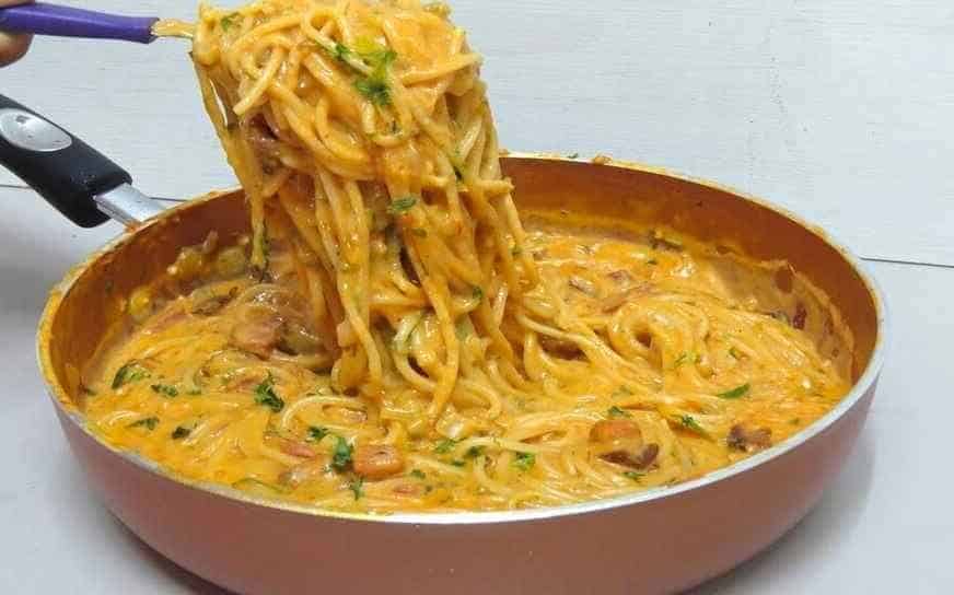 Champignons Spaghetti aus der Pfanne - Schnelle und Einfache Rezepte