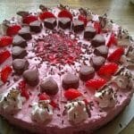 Erdbeer Yogurette Torte mit Nussboden Rezept