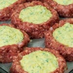 Hackfleisch-Nester mit Käsefüllung und Kräuter Rezept