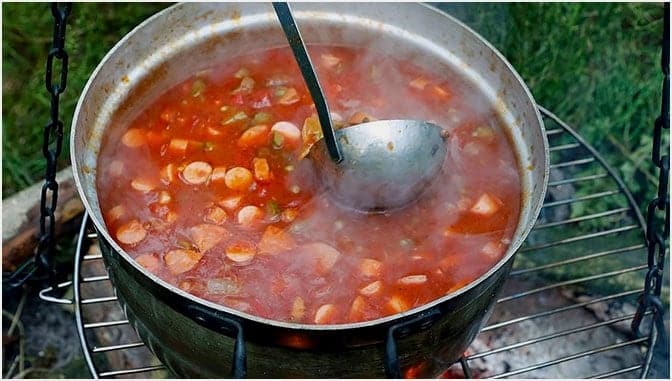 So schön herzhaft: Soljanka ist eine traditionelle russische Suppe Rezept