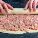 Teig eingerollt mit Hackfleisch in null Komma nichts fertig!