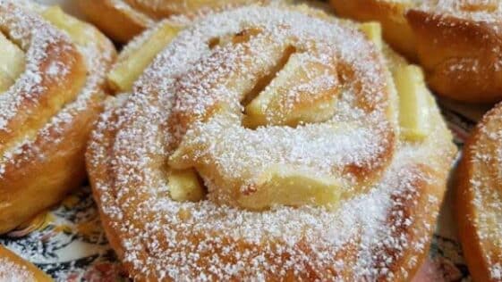 Omas Palatschinkenteig Rezept - Einfache Palatschinken Rezepte