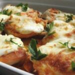 Hähnchenbrust mit saurer Sahne und Käse Rezept