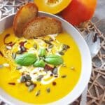Kürbissuppe mit Ingwer und Kokosmilch Rezept