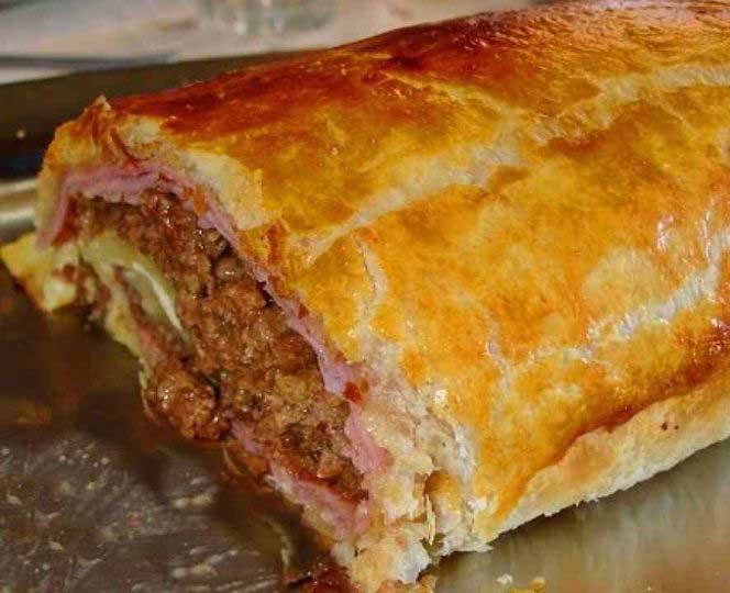 Käse Hackbraten in Blätterteig Rezept