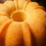 Schneller saftiger Gugelhupf – ein Tassenrezept