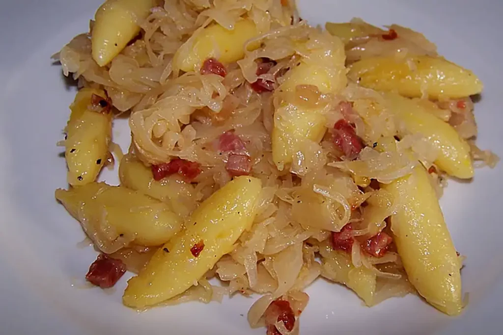 Schupfnudeln mit Kraut und Speck Rezept