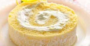 Zitronen Biskuitrolle Rezept