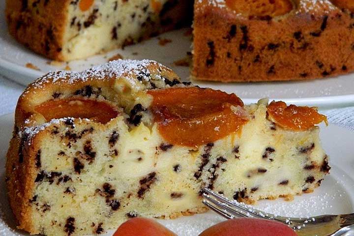 Ameisen-Marillenkuchen mit Puddingfüllung Rezept