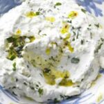 Cacik (Schafskäse-Joghurt-Dip mit Gurken und Knoblauch) Rezept