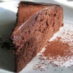 Schokoladiger Schokokuchen mit beschwipster Glasur Rezept