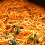 Spaghetti in roter Paprikasauce Rezept