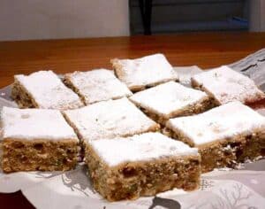Stollenkuchen vom Blech mit Marzipan Rezept
