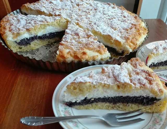 Geriebener Mohnkuchen mit Quark Rezept