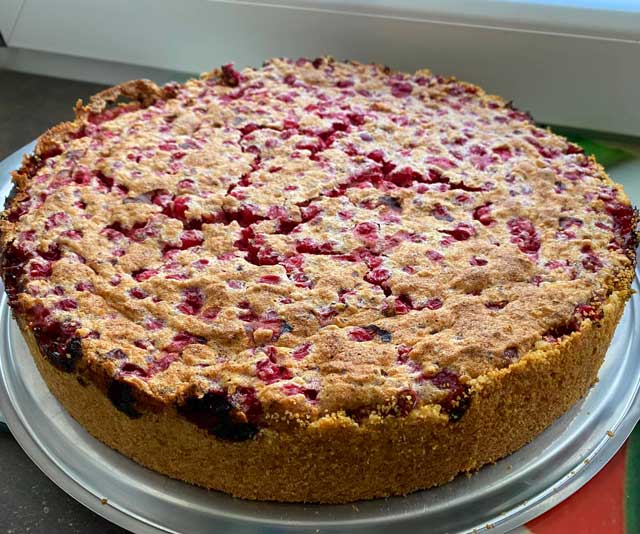 Johannisbeerkuchen mit Mandelhaube Rezept