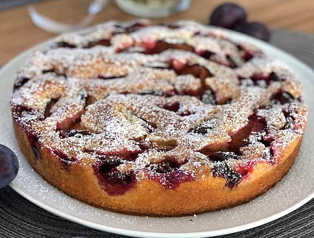 locker und saftig Pflaumenkuchen Rezept