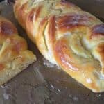 Quarkzopf: Hefezopf mit Quarkfüllung Rezept