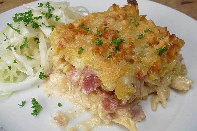 Der beste Nudel-Schinken-Auflauf in leckerer Sahnesauce Rezept