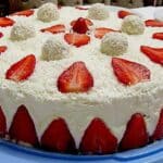 Erdbeer-Raffaello-Torte mit Quark Rezept