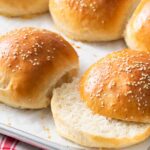 Fluffige Hamburgerbrötchen selber machen Rezept