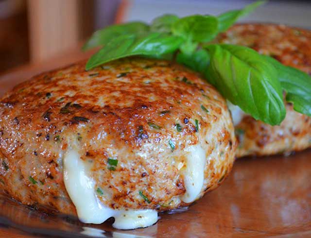 Gefüllte Frikadellen mit Camembert Rezept