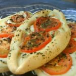 Italienische Tomaten-Mozzarella-Schiffchen Rezept