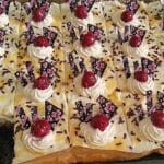 Kirsch Eierlikör Blechkuchen mit Schmand Sahne Rezept