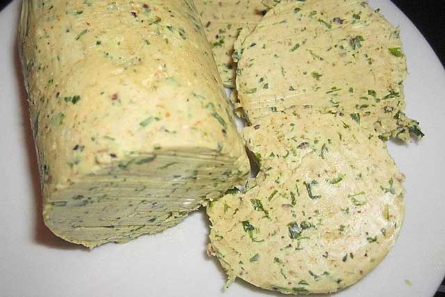 Kräuterbutter selber machen Rezept