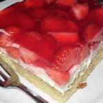 Schneller Erdbeerkuchen mit Vanillecreme vom Blech Rezept