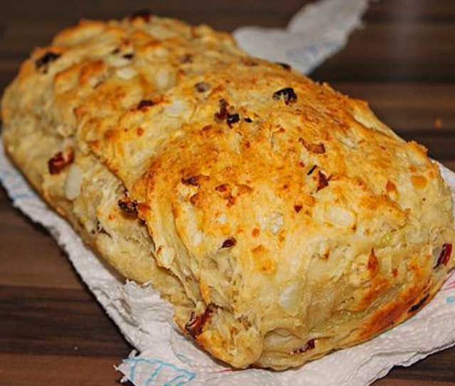 Tomaten-Zwiebel-Brot Rezept