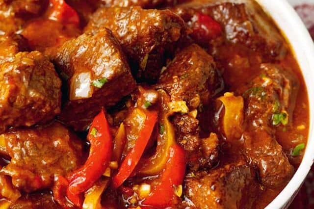 Ungarisches Gulasch Pörkölt Rezept