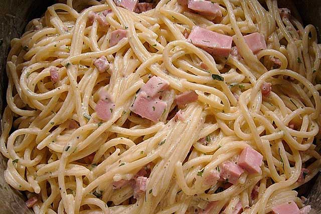 Weltbester Spaghettisalat Rezept, der Renner bei jedem Grillabend!