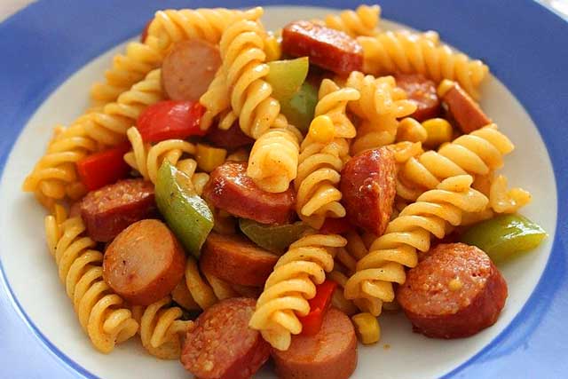 Wurst Nudelpfanne Rezept zum Sattessen!