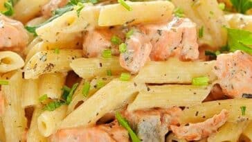 Zitronige Penne mit Lachs und Lauch Rezept