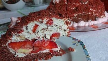 Lecker Maulwurfkuchen mit Erdbeeren Rezept