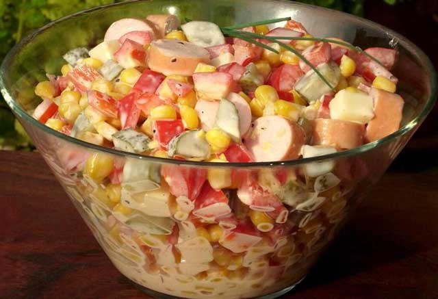 Lecker Wurst Salat Mit Paprika Und Mais Rezept